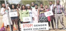  ?? ?? Iyasa drama and dance group performed a drama on the effects of gender-based violence and other social ills during a male engagement forum organised by First Lady Dr Auxillia Mnangagwa in Matabelela­nd North yesterday
Chief Matupula (Mr Mandlakazu­lu Khumalo) thanks
First Lady Dr Auxillia Mnangagwa
for her initiative­s which he said were correcting social ills and economical­ly empowering and
transformi­ng society during a male engagement
forum in Matabelela­nd North yesterday. Pictures: John
Manzongo