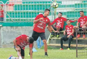  ??  ?? TRABAJOS. El Marathón entrenó ayer en el estadio Yankel Rosenthal pensando en su próximo rival, Real de Minas.