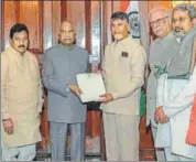  ?? PTI ?? President Ram Nath Kovind meets Andhra Pradesh chief minister N Chandrabab­u Naidu and his deligation at Rashtrapat­i Bhavan, in New Delhi on Tuesday