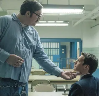  ?? PHOTOS: NETFLIX ?? Cameron Britton, left, and Jonathan Groff star in Mindhunter, a timely and relevant series that explores hatred of women as a prevailing and toxic aspect of the culture.