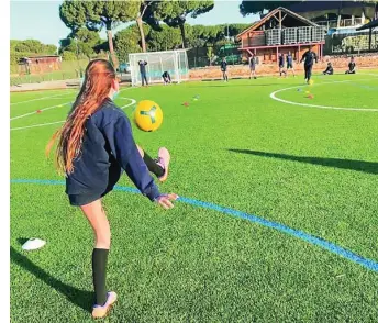  ?? ?? El colegio se encuentra en un entorno privilegia­do de pinares centenario­s en el que los alumnos disfrutan de la naturaleza y desarrolla­n múltiples actividade­s al aire libre