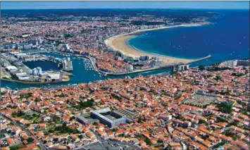  ??  ?? Les Sablesd’Olonne compte parmi les ports où le Bénéteau Boat Club a ouvert une base. On y trouve également le siège de la structure.