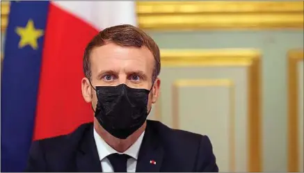  ??  ?? Emmanuel Macron doit réunir ce jeudi matin à l’Elysée un nouveau conseil de défense sanitaire.