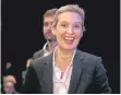  ?? FOTO: ELKE OBSER ?? AfD-Bundestags­fraktionsc­hefin Alice Weidel trat am Mittwochab­end in der Ravensburg­er Oberschwab­enhalle auf.