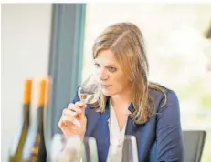  ?? FOTO: WEINGUT LENHARDT ?? Erleben Sie spannende Weinproben mit Eva Lenhardt in ihrem Weingut.
