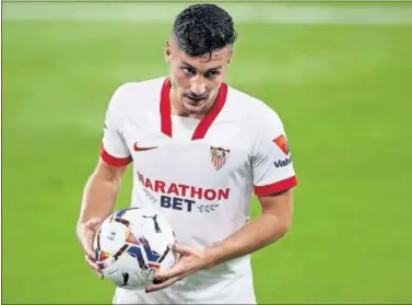  ??  ?? Óscar Rodríguez, durante un partido con el Sevilla de la presente temporada.