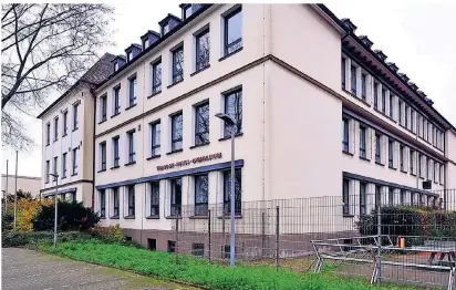  ?? FOTO: HEIKO KEMPKEN ?? Das Theodor-heuss-gymnasium Dinslaken geht gelassen, weil gut vorbereite­t, in den Januar, sagt Schulleite­r Thomas Nett.