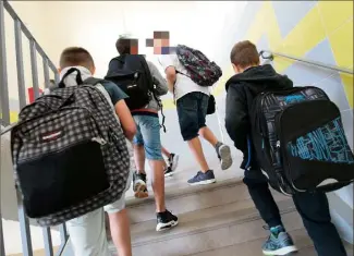  ?? (Photo archives Franck Fernandes) ?? C’est le collège Bréa, à Saint-Martin du Var qui a signalé le «potager», dernier jeu violent pratiqué par les « petits » de 6e.