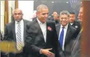  ?? AFP ?? ▪ Former President Barack Obama showed up amid much fanfare at a Chicago courthouse for jury duty on Wednesday. Then he heard the words most prospectiv­e jurors pray for: You’re dismissed.