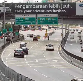  ?? PIC BY MAHZIR MAT ISA ?? Gamuda Bhd owns a 30 per cent stake in Sistem Penyuraian Trafik KL Barat.