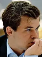  ?? ?? Grandi maestri A sinistra il campione del mondo Magnus Carlsen, 31 anni, a destra Hans Niemann, 19