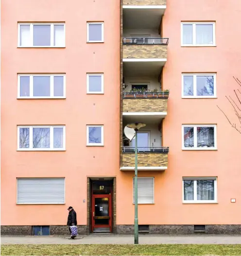  ?? Foto: imago/Christian Ditsch ?? Ein Haus in der Otto-Suhr-Siedlung in Berlin-Kreuzberg