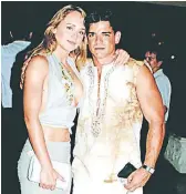  ??  ?? Gabriela Spanic y José Ángel Llamas. Su pasión en “La venganza” (2002) traspasó las pantallas y un año después se separaron.