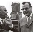  ??  ?? Als Mainzer Ministerpr­äsident um 1970 mit seinem Saar-Amtskolleg­en Franz-Josef Röder. Foto: Hartung