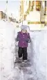  ?? Getty Images ?? A girl makes her way through the snow in Philadelph­ia.