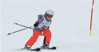  ?? FOTO: WERNER HEPP ?? Ein voller Erfolg war der diesjährig­e Schülerski­tag der TSG Skiläuferz­unft Alpin.