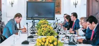  ?? FOTO: EL HERALDO ?? La misión técnica del Fondo Monetario y el Gabinete Económico se reunieron el lunes anterior en Casa Presidenci­al.