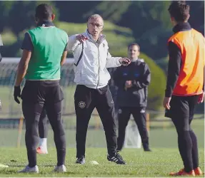  ??  ?? Fernando Valente, 59 anos, até se esqueceu da... duração do contrato