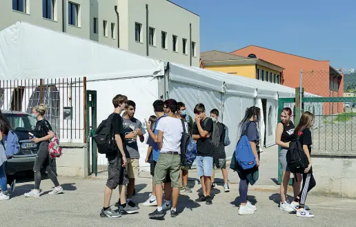  ?? (Foto Sartori) ?? Istituto alberghier­o Berti
Il tendone che ospita alunni e docenti