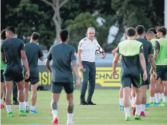  ?? WALLACE WOON/EFE ?? Sem novidade. Tite optou por escalar os campeões na Copa América e adiar os testes