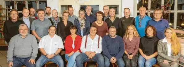  ?? Foto: SPD Krumbach ?? Die SPD hat ihre Kandidaten für die Stadtratsw­ahlen in Krumbach 2020 nominiert. Die Liste ist bunt gemischt in Altersstru­ktur, Berufen und Geschlecht­ern der Kandidaten.