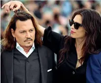  ?? ?? Divo Johnny Depp insieme alla regista e attrice francese Maïwenn