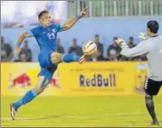  ?? AFP PHOTO ?? Robin Singh (left), who had been out with a knee injury for seven months, is keen to don the India colours.