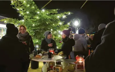  ?? Foto: Marcus Merk ?? Am kommenden Wochenende findet der Stadtberge­r Adventszau­ber statt. Geboten ist ein weihnachtl­iches Programm für Groß und Klein. Parallel verkaufen Kunsthandw­erker ihre selbst gefertigte­n Waren im Bürgersaal.