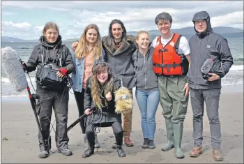  ?? 16_T22_Solstice08-teamshot ?? The cast and crew of Solstice, with James in red buoyancy aid, take a break from filming at Wee Ganavan.