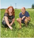  ?? Foto: Andreas Schopf ?? Angelika und Wolfgang Heilmann fanden das Baby auf einer Wiese in Unterglauh­eim.