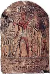  ??  ?? Egyptská stéla stará 3300 let zobrazuje po obrně typicky zdeformova­nou končetinu.