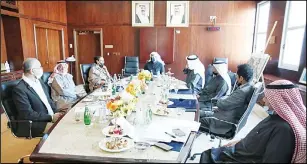  ?? KUNA photo ?? The committee holding meeting at the Kuwait National Library.