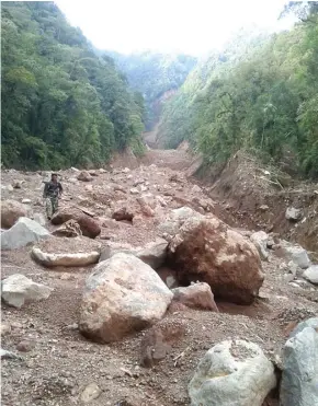  ?? BAGUS RIO/JAWA POS RADAR BANYUWANGI ?? PARAH: Kondisi lereng Gunung Raung yang masuk Desa Sumberarum, Kecamatan Songgon, makin parah.