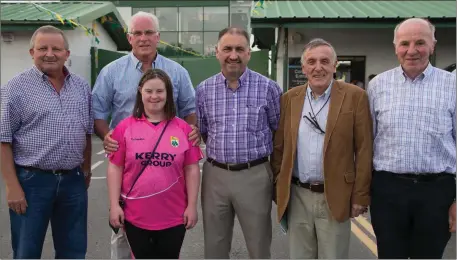  ??  ?? Arriving at Kingdom Greyhound Stadium Tralee to attend the Kerry GAA night of champions at the stadium on Friday evening. L-r: Mike Lynch,Sean Walsh, Mary McCarthy,Martin Leane,Donal O’Leary and Brendan McCarthy