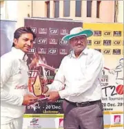  ??  ?? Proplarity’s Prkhar gets the man-of-the-match award in Lucknow on Sunday.