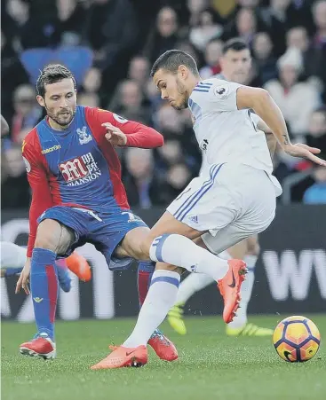  ??  ?? Sunderland’s Jack Rodwell tries to get the better of Palace midfielder Yohan Cabaye. Pictures by Frank Reid