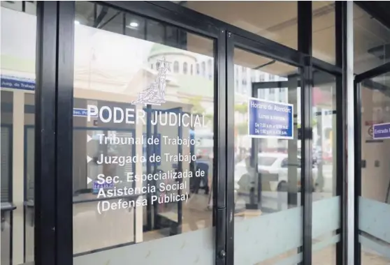  ?? JEFFREY ZAMORA ?? Abogados especialis­tas en Derecho Laboral y diputados consideran que la Reforma Procesal Laboral tiene vacíos. La bancada del PUSC está recopiland­o todas las inconsiste­ncias detectadas para redactar un texto correctivo, el cual podría estar listo la próxima semana.