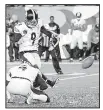  ?? AP/FRANK VICTORES ?? Pittsburgh Steelers kicker Chris
Boswell (9) kicked a 38-yard field goal as time expired to lift the Steelers to a 23-20 victory over the Cincinnati Bengals in which they overcame a 17-0 second-quarter deficit.