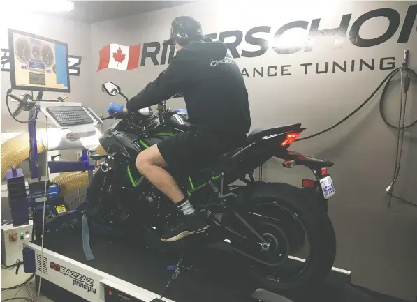  ?? PHOTOS: DAVID BOOTH/DRIVING.CA ?? Matthew Mcbride of Riders Choice puts the Z H2 through its paces on the dyno. The least endowed of all Kawasaki’s supercharg­ed H2s registered 182 horsepower and just under 100 pound-feet of torque.