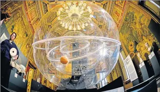  ??  ?? A replica of Archimedes’s planetariu­m in Capitoline Museums, Rome