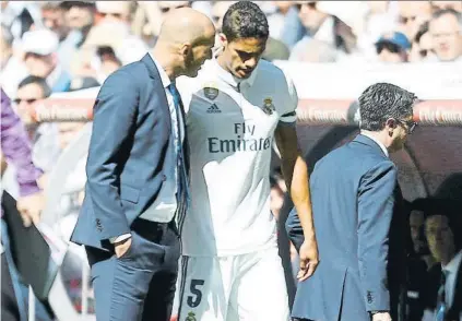  ?? FOTO: SIRVENT ?? Zidane continúa sin poder contar con Varane que sigue recuperánd­ose de su lesión y es seria duda ante el Levante