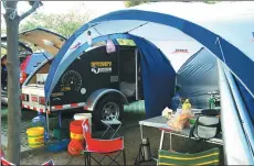  ??  ?? From left: Those who go caravannin­g eat, drink and chat together; 40 Europeans arrive at Beijing to visit All in Caravaning 2017, after a two-month drive in their RVs from Dusseldorf; Konstantin Abert has traveled to China regularly in his RV since 2006.