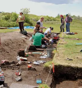  ??  ?? Archeologi­st Ernie Walker ( left), one of the park’s co-founders, has overseen much of the excavation work ( right) at Wanuskewin. To date, nine of 19 pre-european-contact sites have been explored.