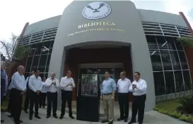  ?? JOSÉ LUIS TAPIA ?? Inauguran la nueva biblioteca de la facultad.