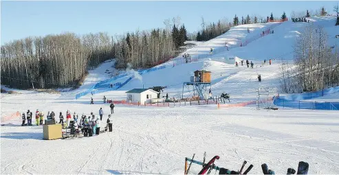  ?? — HEATHER TOPOROWSKI ?? Tawatinaw Valley ski hill in Alberta needed the help of a community group to avoid being sold.