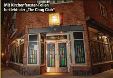  ??  ?? Mit Kirchenfen­ster-Folien beklebt: der „The Chug Club“