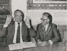  ?? Archivfoto: Sisulak ?? Sichtlich gut gelaunt war Helmut Kohl, als er am 19. September 1980 nach Donauwörth kam, um hier eine Wahlkampfr­ede zu halten. Sein Weggefährt­e aus JU Zeiten, Alfred Böswald, empfing ihn im Rathaus.