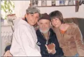  ?? MANDY MELOON VIA REUTERS ?? Mandy Meloon (left) poses with her grandfathe­r and mother in Germany in 2005.