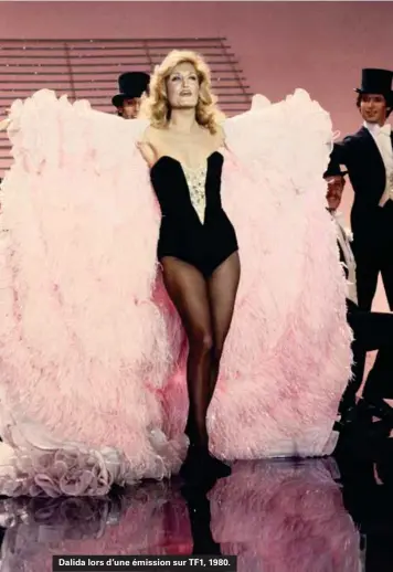  ??  ?? Dalida lors d'une émission sur TF1, 1980.