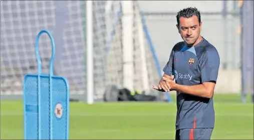  ?? ?? Xavi Hernández, en uno de los entrenamie­ntos de la semana pasada en la Ciutat Esportiva.